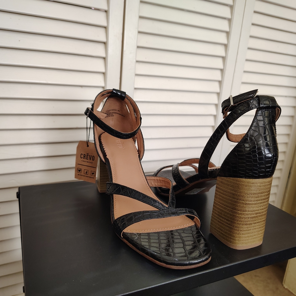 NWT Crevo Black Croc-Embossed Strappy Block Heel Sandals Size 9.5 - Picture 7 of 15